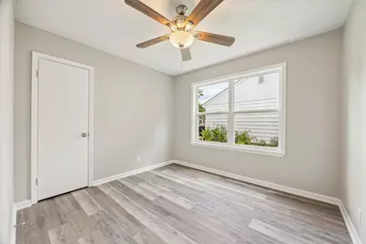 210 Laurel Street, Lake Jackson, TX 77566 - Photo 7