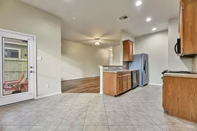 751 San Jacinto Circle, Baytown, TX 77521 - Photo 9