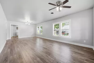 711 Bowie Street, Baytown, TX 77520 - Photo 5