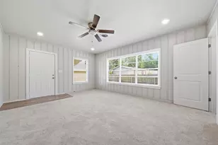 711 Bowie St, Baytown, TX 77520 - Photo 13