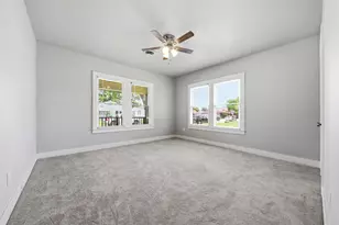 711 Bowie St, Baytown, TX 77520 - Photo 17
