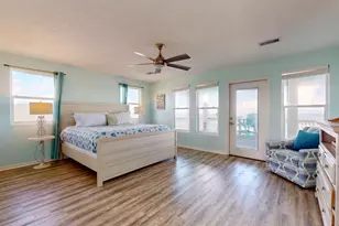 1822 Redfish Ln, Crystal Beach, TX 77650 - Photo 11