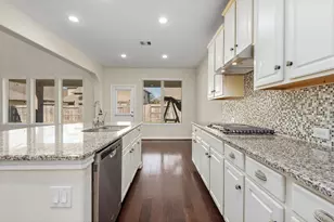 12601 Floral Park Ln, Pearland, TX 77584 - Photo 11