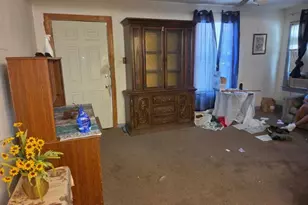 2135 W Wildwood Dr, San Antonio, TX 78201 - Photo 9