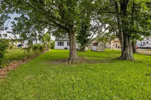 2427 Hodges St, Baytown, TX 77521 - Photo 7