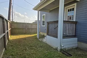 131 Dolphin Harbor N, Baytown, TX 77523 - Photo 17