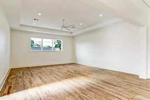 1050 W 42nd St, Houston, TX 77018 - Photo 23