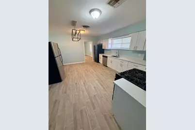 5107 Avenue Q, Galveston, TX 77551 - Photo 9