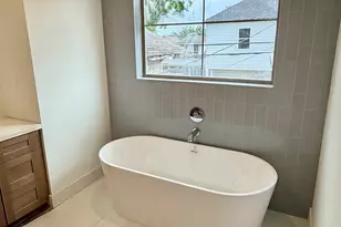 407 E 27th St, Houston, TX 77008 - Photo 13