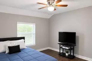 4006 Caplin St, Houston, TX 77026 - Photo 7