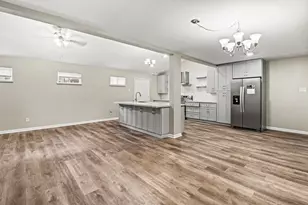 10262 Rockcrest Dr, Houston, TX 77041 - Photo 3