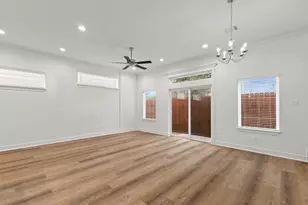 5002 Yesenia Palm St, Houston, TX 77021 - Photo 5