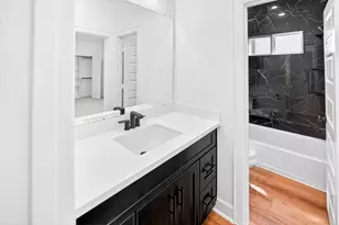 5002 Yesenia Palm St, Houston, TX 77021 - Photo 9