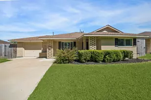 1214 W 31st St, Houston, TX 77018 - Photo 1