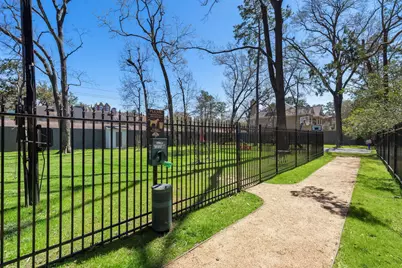 8944 Chatsworth Drive, Houston, TX 77024 - Photo 41