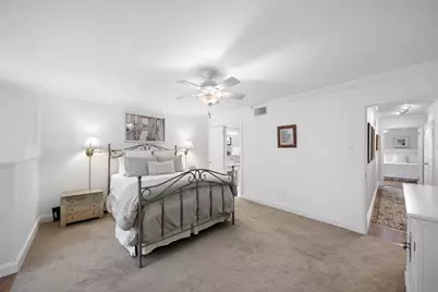 8944 Chatsworth Drive, Houston, TX 77024 - Photo 17