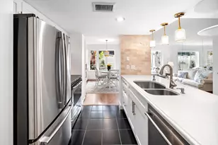 8944 Chatsworth Dr, Houston, TX 77024 - Photo 9