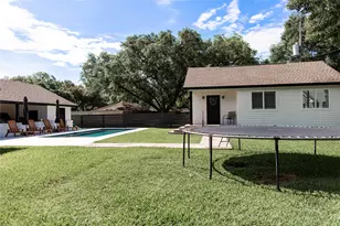 503 Maxine, East Bernard, TX 77435 - Photo 11