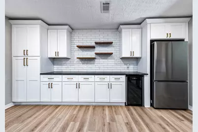 2113 21st Avenue N, Texas City, TX 77590 - Photo 5