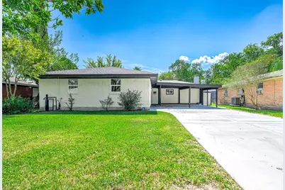 2113 21st Avenue N, Texas City, TX 77590 - Photo 1