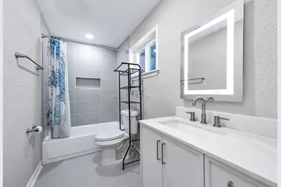 2113 21st Avenue N, Texas City, TX 77590 - Photo 19