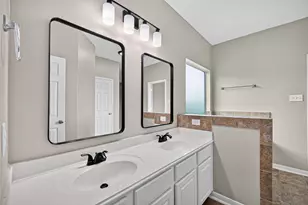 14538 Burleson Bend Drive, Houston, TX 77049 - Photo 37