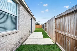 14538 Burleson Bend Drive, Houston, TX 77049 - Photo 41
