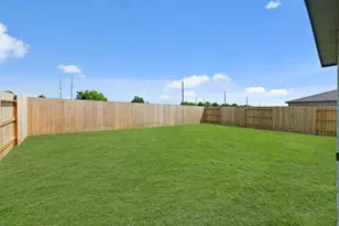 420 Long Br Dr, Dayton, TX 77535 - Photo 5