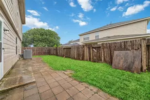 527 Remington Point Ct, Houston, TX 77073 - Photo 3