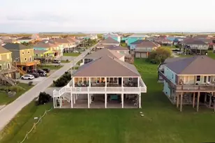 956 S Redfish St, Crystal Beach, TX 77650 - Photo 7