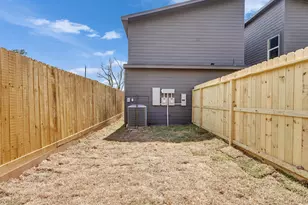1052 North Ln, Houston, TX 77088 - Photo 33