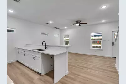 1052 North Lane #A/B, Houston, TX 77088 - Photo 13