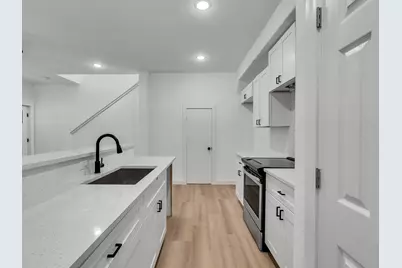 1052 North Lane #A/B, Houston, TX 77088 - Photo 15