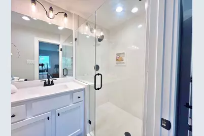 701 Cannan Drive, Angleton, TX 77515 - Photo 13
