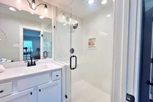 701 Cannan Dr, Angleton, TX 77515 - Photo 13