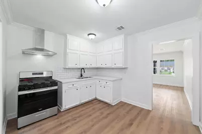 6905 Kassarine Pass, Houston, TX 77033 - Photo 11