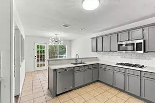 4001 Hazelwood Dr, Pearland, TX 77584 - Photo 11