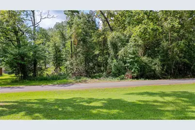 2210 Appian Way, New Caney, TX 77357 - Photo 3