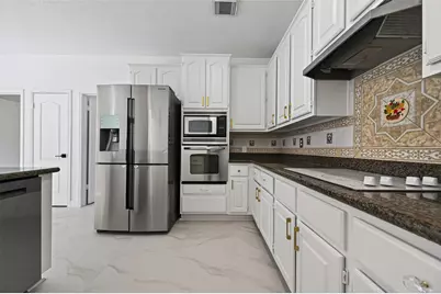 2431 Parkwood Lane, Sugar Land, TX 77479 - Photo 9