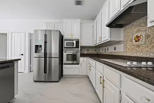 2431 Parkwood Ln, Sugar Land, TX 77479 - Photo 9