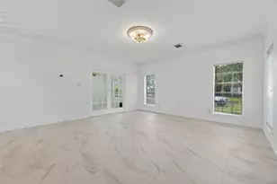 2431 Parkwood Ln, Sugar Land, TX 77479 - Photo 5