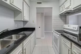 6402 Del Monte Dr, Houston, TX 77057 - Photo 11