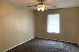 5323 Darlinghurst Dr, Houston, TX 77045 - Photo 5