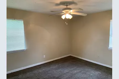 5323 Darlinghurst Drive, Houston, TX 77045 - Photo 9