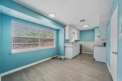 10606 Kirkdale Drive, Houston, TX 77089 - Photo 9