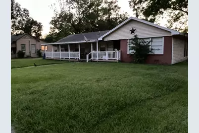 517 N Lake Avenue, Eagle Lake, TX 77434 - Photo 1