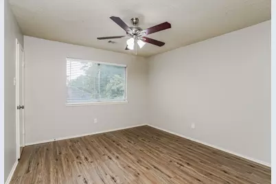 8310 Woodland Willows Drive, Houston, TX 77083 - Photo 15