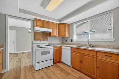 10402 Gulfstream Lane, Sugar Land, TX 77498 - Photo 13