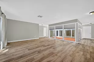 10402 Gulfstream Ln, Sugar Land, TX 77498 - Photo 17