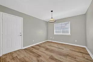 10402 Gulfstream Ln, Sugar Land, TX 77498 - Photo 13